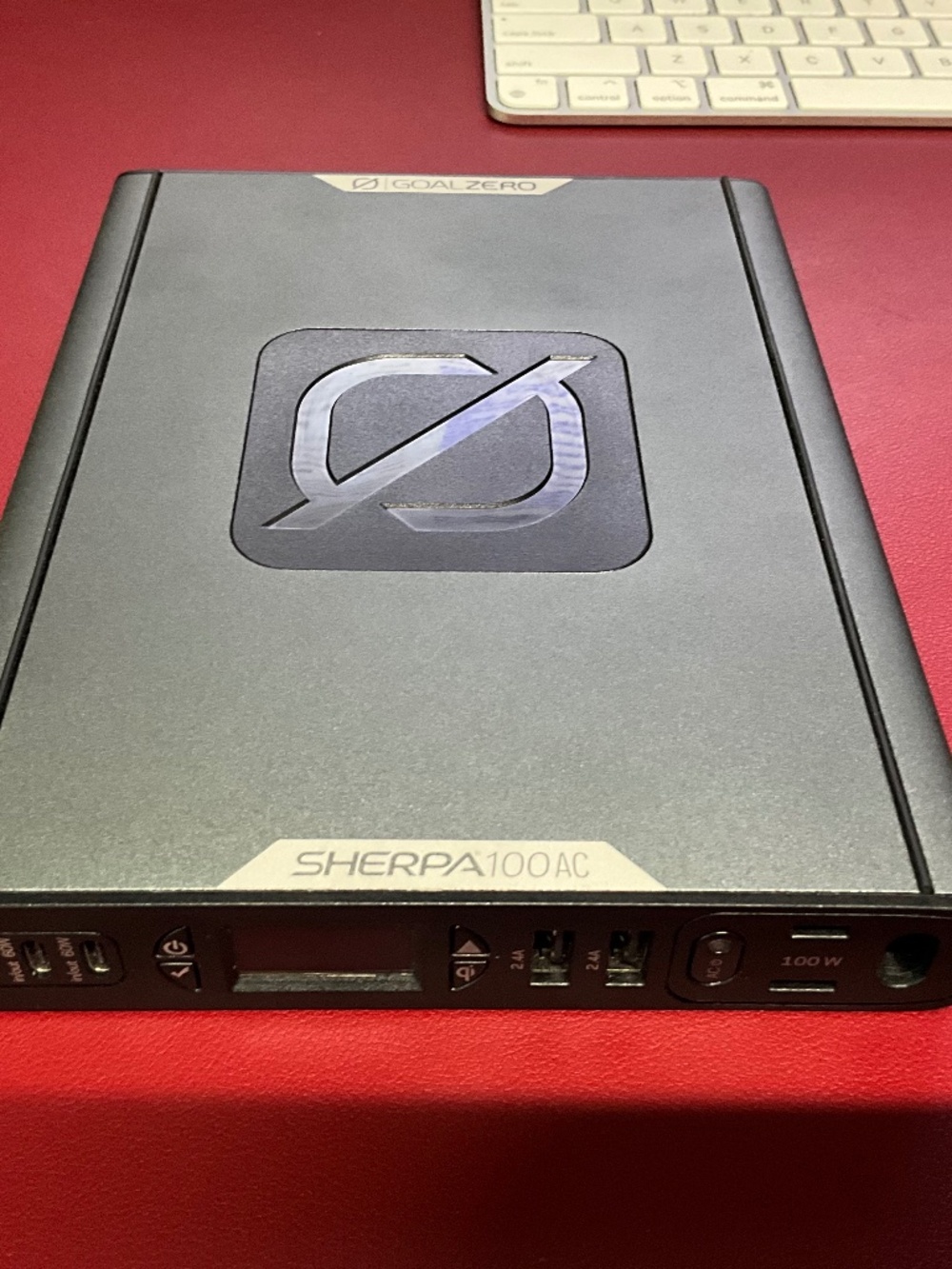 Portable Powerbank -100 Wh -like new